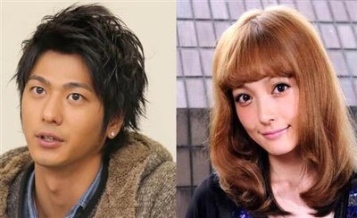 速水もこみちさんと平山あやさんが結婚（産経新聞）