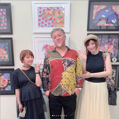 手島優、産休中・ふっくらお腹の矢口真里とのお出かけ写真公開「噂通りのパワースポット」（E-TALENTBANK）