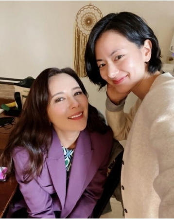 エバ＆リエ（秋葉里枝）、変わらぬ友情…「日本語での会話が5分ももたずに韓国語」(WoW!Korea)