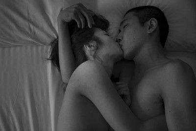 R18「火口のふたり」　柄本佑×瀧内公美、大胆過ぎて上映NGになった幻の予告映像（映画.com）