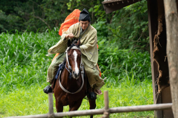 豪華俳優陣が扮する登場人物の魅力を制作統括が語る「若い頃のけなげな義時を演じている小栗旬さんが、どのように変貌していくのか楽しみ」清水拓哉（制作統括）【「鎌倉殿の13人」インタビュー】(エンタメOVO