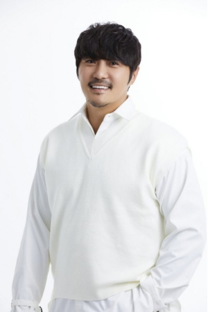 歌手KCM、9歳年下の恋人との結婚を発表(WoW!Korea)