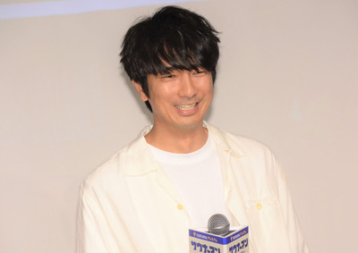 眞島秀和、黄色い歓声に驚き「関係者集めた？」（シネマトゥデイ）