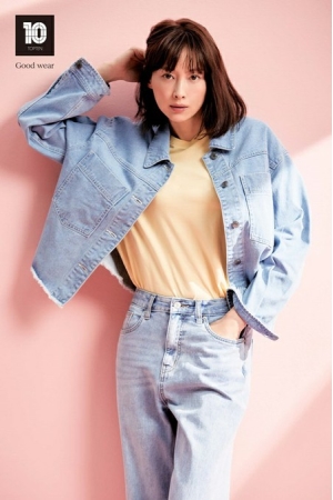 イ・ナヨン、ハッとするような42歳の美貌、デニムファッションもぴったり(WoW!Korea)