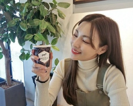 キム・ジョンファ、SNSに久しぶりの近況報告…「コーヒーを美味しく淹れるには」(WoW!Korea)