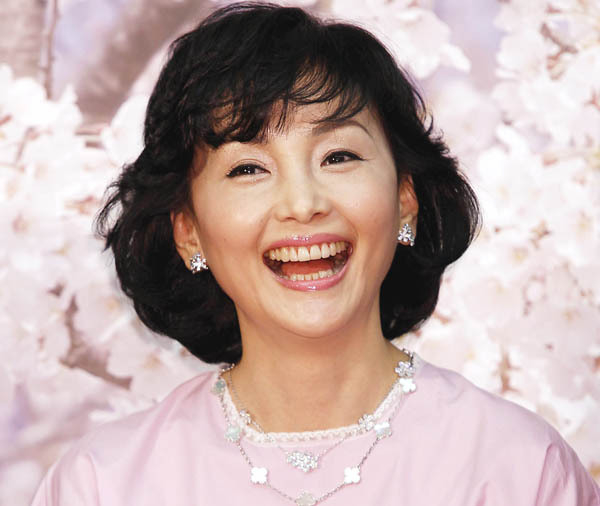 南果歩が乗り越えた渡辺謙との壮絶離婚…支えた長男は新進気鋭アーティストとして活躍中(日刊ゲンダイDIGITAL)