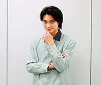 磯村勇斗、異色アイドルとのW主演舞台でホスト役に！（チケットぴあ）