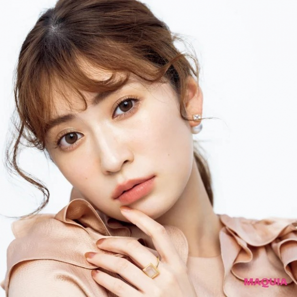 【吉田朱里さん】アイメイクにこだわりと自信あり! ベスト推しコスメを大公開(MAQUIA ONLINE)