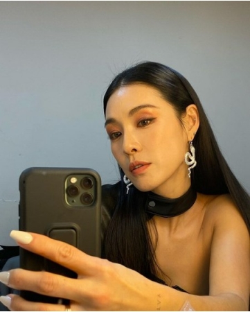 カヒ（元After school)、舞台衣装がこんなに破格的だなんて…ピッタリ衣装も似合うすらりとした体つき(WoW!Korea)