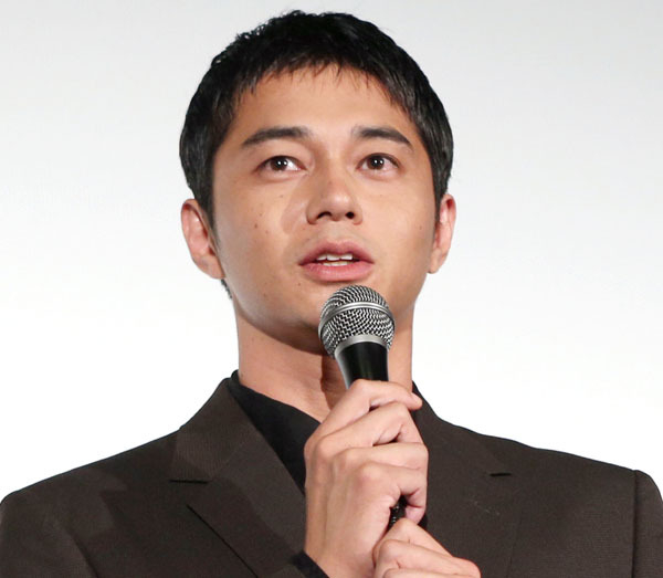 東出昌大に「コンフィデンスマンJP」続編降板説…“英雄編”PRに姿なく質問NGで憶測飛ぶ(日刊ゲンダイDIGITAL)