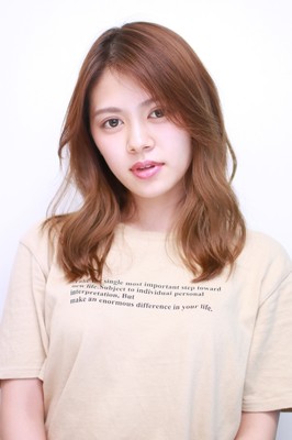YouTuberとして話題のKissBeeを率いる鷹野日南「アイドルとして生きている私たちだからこそ、YouTuberの常識を壊せる」（デビュー）