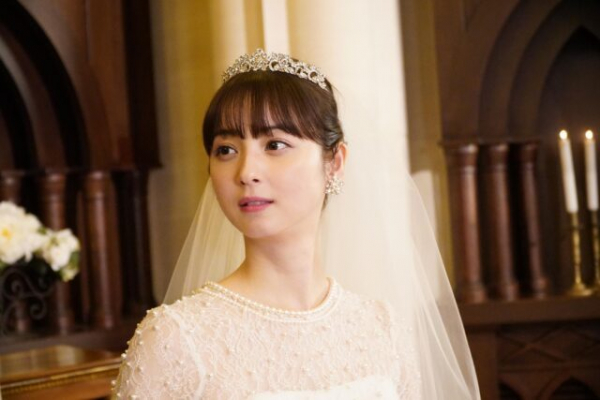 「ユーチューバーに娘はやらん！」第１話に反響　“ソロ結婚式”をする佐々木希が「夢のようにかわいい」(エンタメOVO)