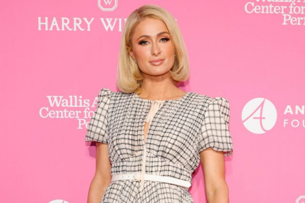 パリス・ヒルトンの異色料理番組、シーズン1で打ち切り(ELLE DIGITAL)