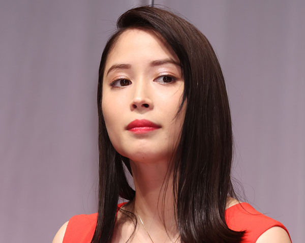 関ジャニ∞大倉忠義と広瀬アリスの熱愛報道にジャニーズ事務所が「ノーコメント」なワケ(日刊ゲンダイDIGITAL)