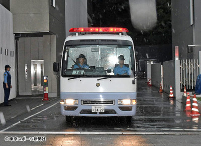 坂口杏里容疑者の送検に報道陣わずか５人　警察にも“有名人”扱いされず（東スポWeb）