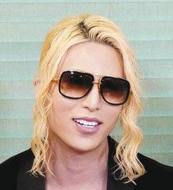 ローランドが母に悩み相談「ねえ、普通に疑問なんだけど…」母からの神回答にフォロワーから「素敵なお母様!」(中日スポーツ)