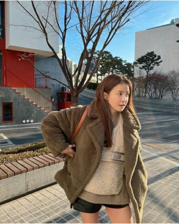 CEOイ・シヨン、ブランド服姿に美脚披露(WoW!Korea)