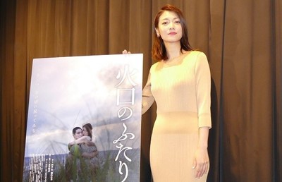 瀧内公美、濃密な性愛描く「火口のふたり」　現場は「笑いが絶えなかった」（映画.com）