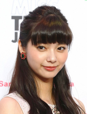 新川優愛“ロケバス婚”の真相を赤裸々告白　彼は「SNSが乗っ取られた」とパニックに（スポニチアネックス）
