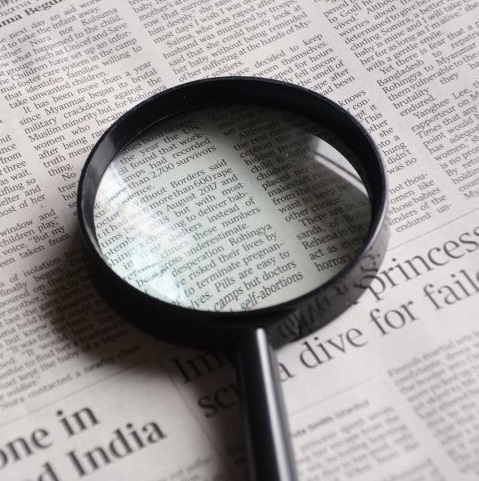 【老眼】50代からの眼鏡やコンタクトを選ぶポイントは?(Web eclat)