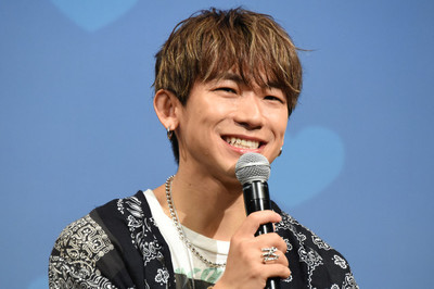 「ブス恋」NAOTO、豚汁作りに恋してる「じゅうじつ～！」（映画ナタリー）