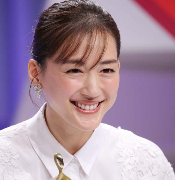 超人気女優の綾瀬はるかが“死に体”フジの月9に出演する切実な事情(日刊ゲンダイDIGITAL)