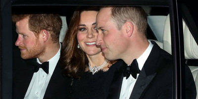 キャサリン妃、エリザベス女王のパールネックレスでプラチナ婚式をお祝い（ELLE ONLINE）