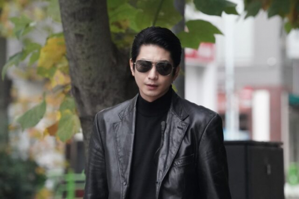 「婚活探偵」“黒崎”向井理と“まどか”成海璃子の関係性に反響　「城戸さん間違いなく黒崎さんに引かれている」(エンタメOVO)