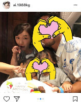 加護亜依、夫の誕生祝いで家族ショットを公開「永遠の１７歳おめでとう！」（スポーツ報知）