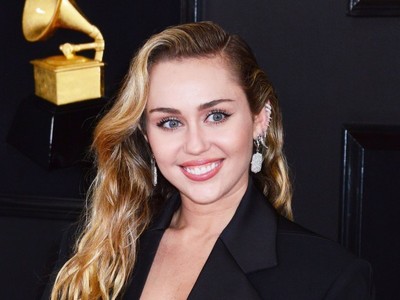 リアム・ヘムズワースと離婚のマイリー・サイラス、交際報道のあった女性と破局か（クランクイン！）