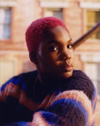 アーロ・パークス、新曲「Softly」リリース(BARKS)