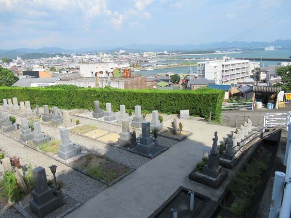 野崎幸助さんの一周忌法要での早貴被告は顔が明らかに違っていた【紀州のドン・ファンと元妻 最期の5カ月の真実】(日刊ゲンダイDIGITAL)
