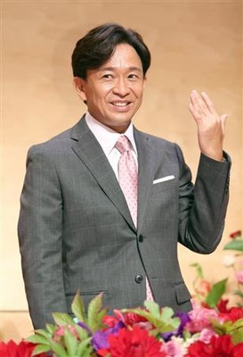 城島茂、デレデレ結婚会見！２４歳差も「日常で年齢差を感じない」（サンケイスポーツ）