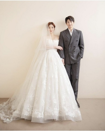 女優ワン・ジウォン、きょう（6日）3歳年下バレリーノのパク・ジョンソクと挙式(WoW!Korea)