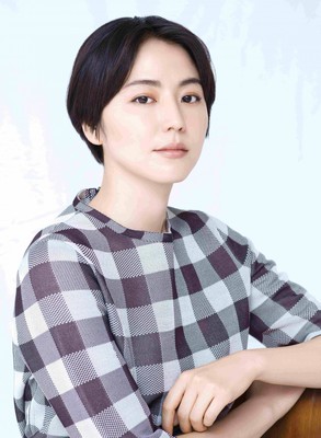 長澤まさみ、初の1人芝居に挑戦　来年5月新国立劇場で（スポーツ報知）