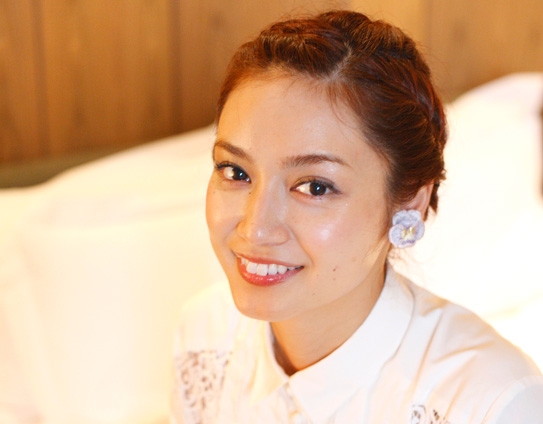 平愛梨、息子3人と顔出し親子写真「みんな美男子すぎる」「3人ともパパママにそっくり！」(オリコン)