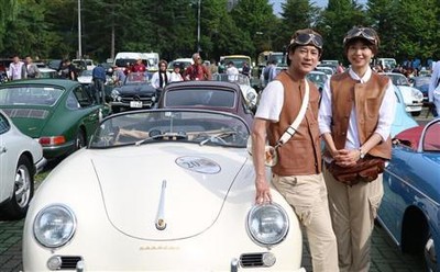 唐沢寿明、妻・山口智子と愛車ポルシェで復興ラリー！２４年ぶりに夫婦そろっての公の場（サンケイスポーツ）