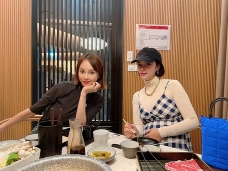 “第二子妊娠中”女優ファン・ジョンウム、アユミ（伊藤ゆみ）と食事デートショット…永遠な「Sugar」の友情(WoW!Korea)