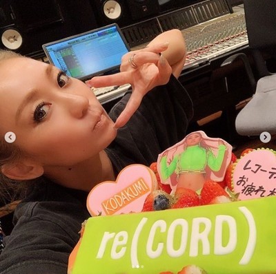 倖田來未、豪華ケーキを前にした“レコーディング終了SHOT”に反響「年々可愛さ増してる」（E-TALENTBANK）