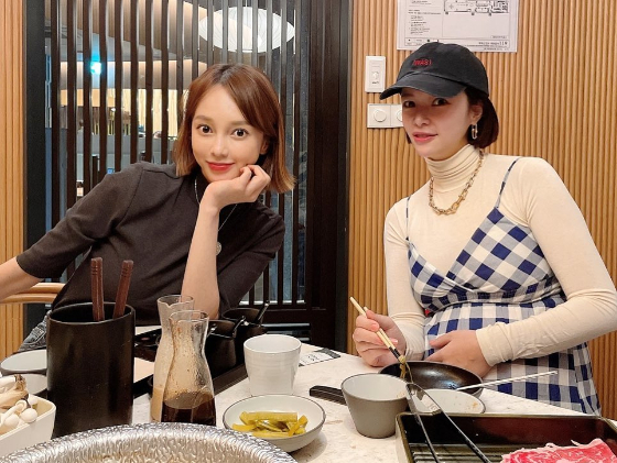 元Sugarファン・ジョンウム＆アユミがしゃぶしゃぶ　「Dライン」でも輝く美しさ(朝鮮日報日本語版)