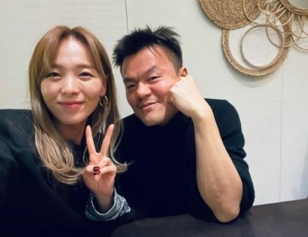 ソネ（元Wonder Girls）、カナダ帰国前に“師匠”J.Y.Parkと会食…豪華な食事で和気あいあいの時間(WoW!Korea)