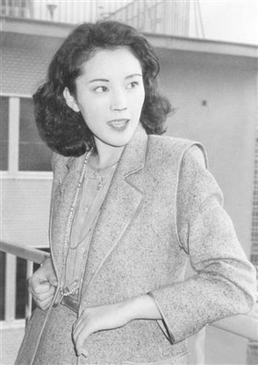 父から「別れるか勘当か。どちらもできないなら死ね！」　小坂一也との“奪取愛”　松坂慶子・艶と愛の日々（夕刊フジ）