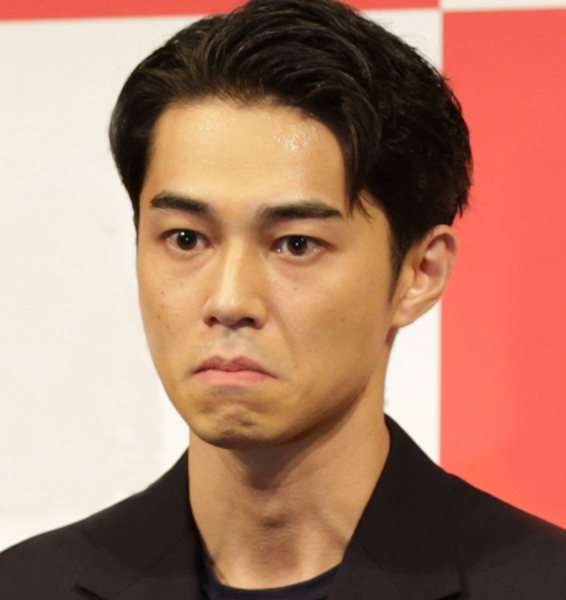 東出昌大が5歳の双子女児にソッポを向かれた！ 演劇関係者の間では評価急上昇(日刊ゲンダイDIGITAL)