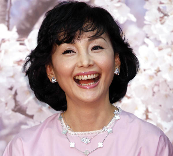 南果歩がアラ還で事務所独立の真相 隠しきれない海外志向と元夫の影(日刊ゲンダイDIGITAL)