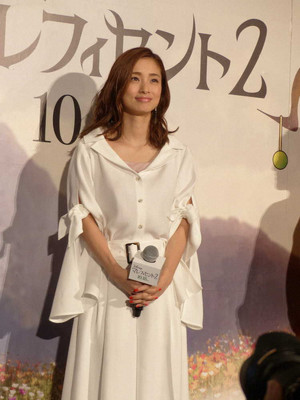 上戸彩　変わらぬ美貌で第2子出産後初登場　オーロラ姫吹き替えは「娘に自慢できる」（スポニチアネックス）