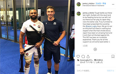 スコットランドの暴れん坊に日本刀を贈呈、ラグビー日本代表リーチ・マイケル主将の粋な計らいが話題に（ねとらぼ）