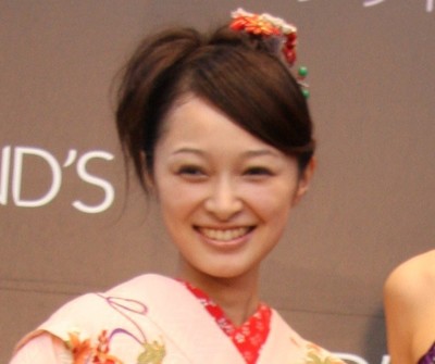 市井紗耶香、タトゥー背中に子育ての今　モー娘。脱退から17年...戸惑いの声も（J-CASTニュース）