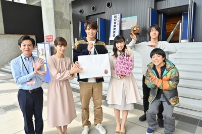 鈴木伸之、『G線上』現場で中川大志＆桜井ユキからサプライズバースデー（クランクイン！）
