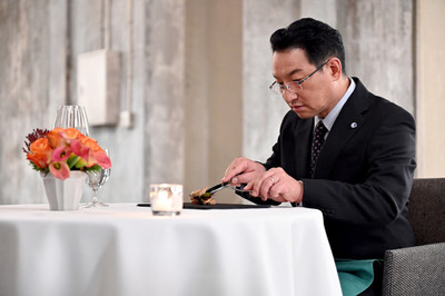 春風亭昇太が信用金庫の融資担当役、木村拓哉の前に立ちはだかる（お笑いナタリー）