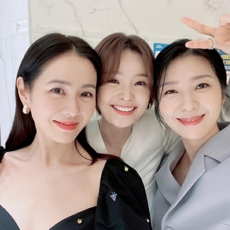 ドラマ「39歳」主演ソン・イェジン＆チョン・ミド＆キム・ジヒョン、女優オーラ―放つ3ショットを公開(WoW!Korea)